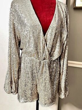 boohoo Sequin Wrap Mini Dress in Gold & Silver Size Medium Like New